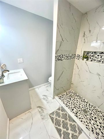 14 Rdean Place, Middletown, NY 10940