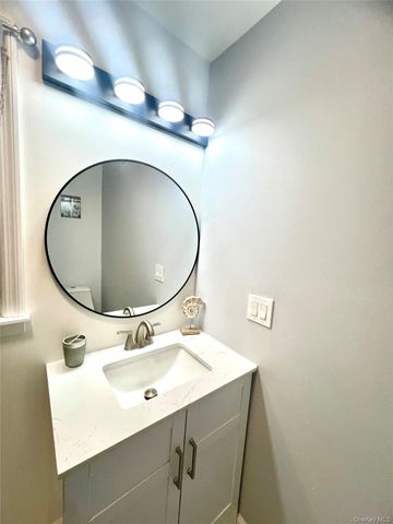 14 Rdean Place, Middletown, NY 10940