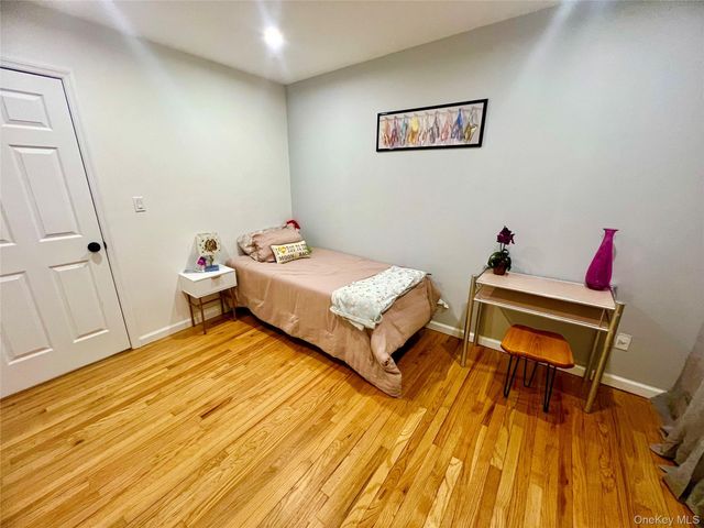 14 Rdean Place, Middletown, NY 10940