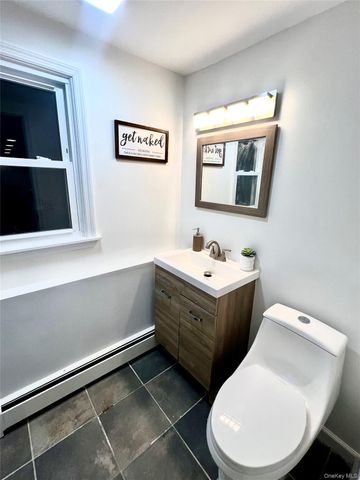 14 Rdean Place, Middletown, NY 10940