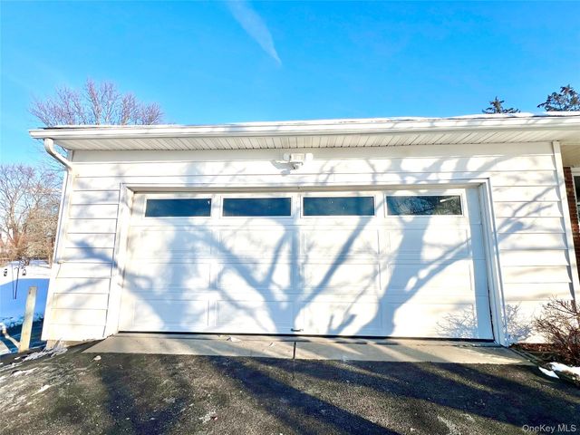 14 Rdean Place, Middletown, NY 10940