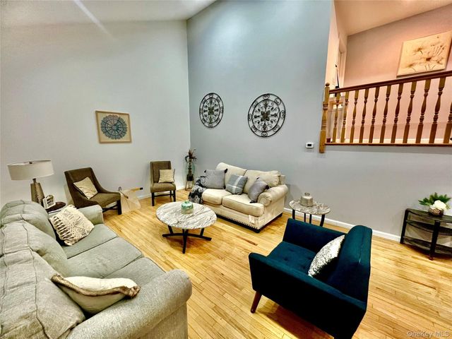 14 Rdean Place, Middletown, NY 10940