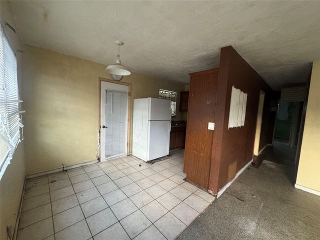313 SW 15th Ter, Delray Beach, FL 33444