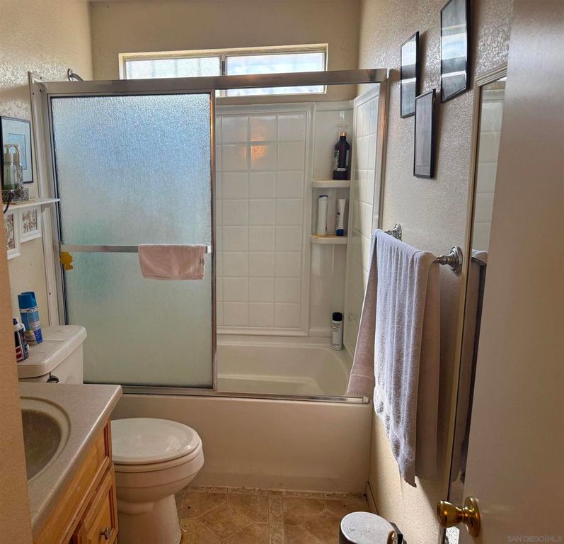 Image 5 of property listing at 6197 Daisy Pl, San Diego, CA 92114