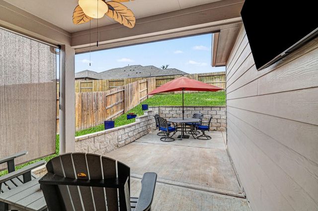 320 Red Maple Lane, Conroe, TX 77304