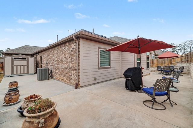 320 Red Maple Lane, Conroe, TX 77304