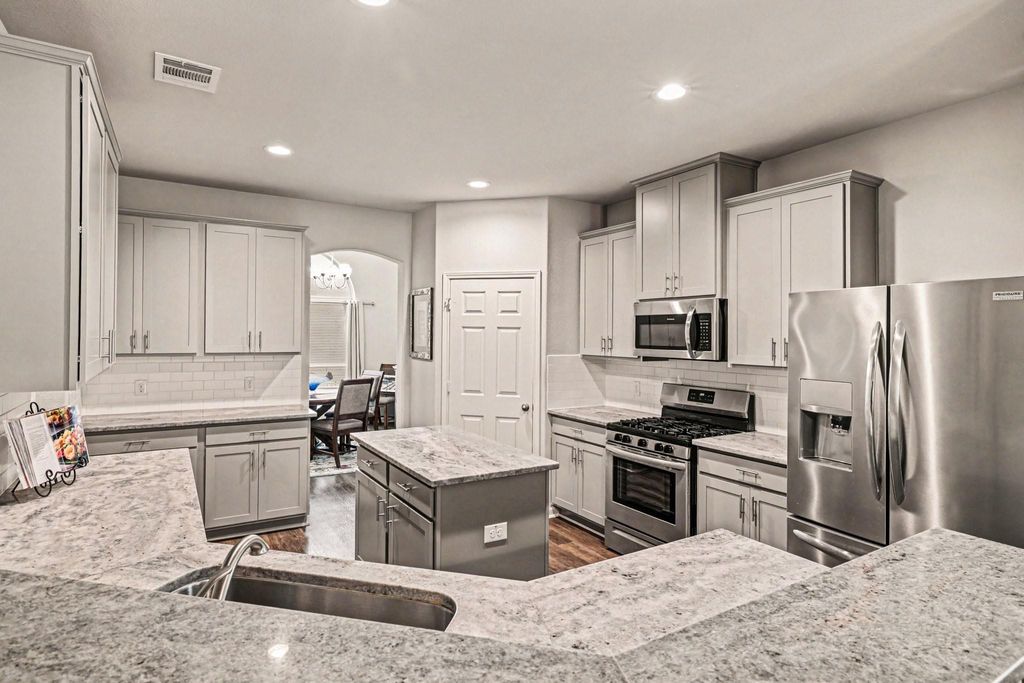320 Red Maple Lane, Conroe, TX 77304