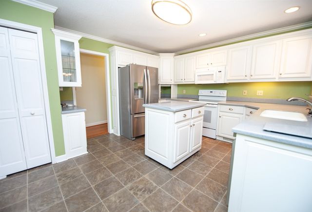 1200 Shoresbrook Road, Spartanburg, SC 29301