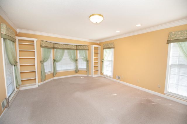 1200 Shoresbrook Road, Spartanburg, SC 29301