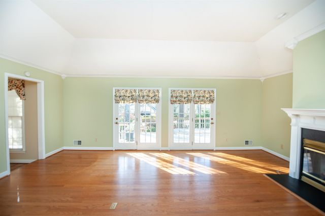 1200 Shoresbrook Road, Spartanburg, SC 29301