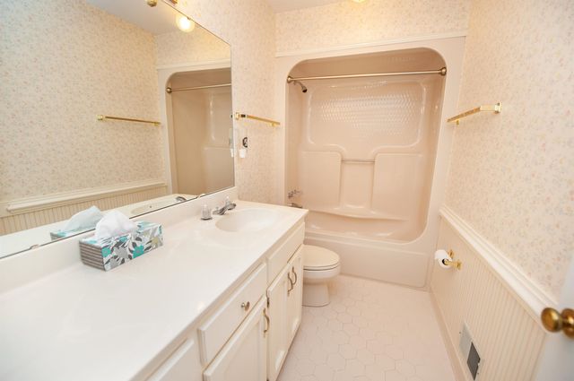 1200 Shoresbrook Road, Spartanburg, SC 29301