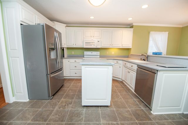 1200 Shoresbrook Road, Spartanburg, SC 29301