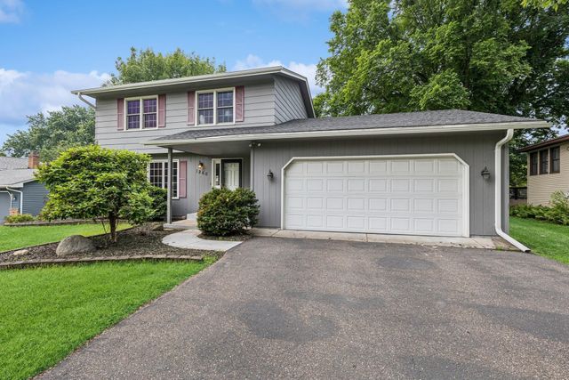 1260 Burke Avenue W, Roseville, MN 55113