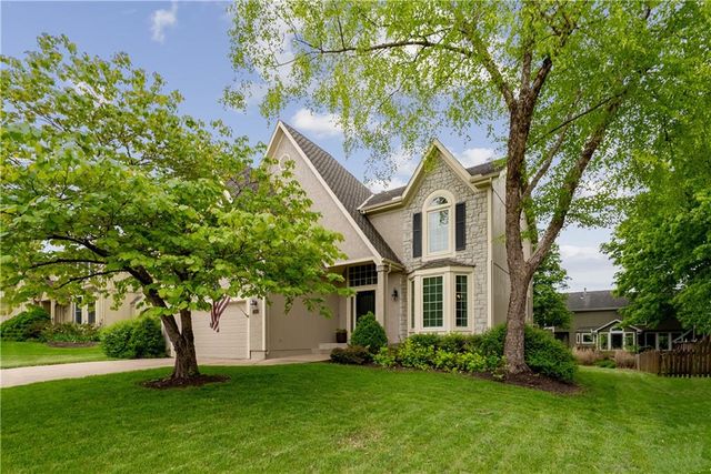 5901 W 153rd Street, Overland Park, KS 66223