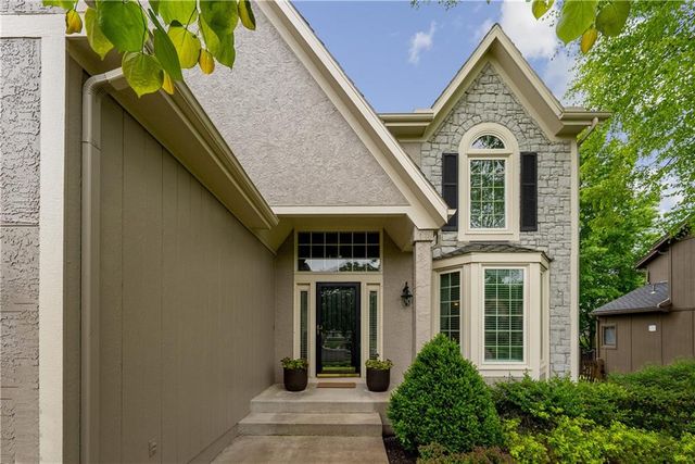 5901 W 153rd Street, Overland Park, KS 66223