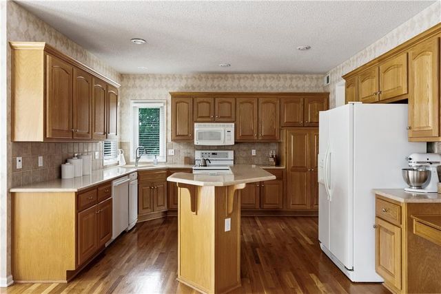 5901 W 153rd Street, Overland Park, KS 66223