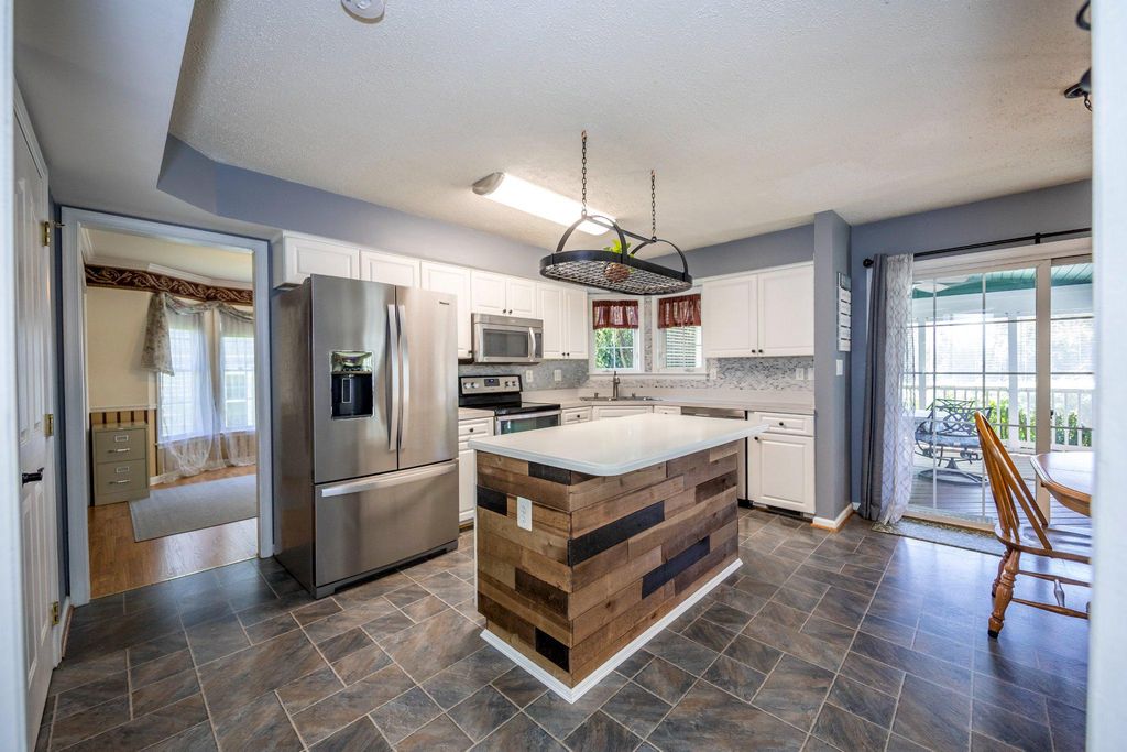 Image 11 of property listing at 740 HICKORY LIMB CIR, Bel Air, MD 21014