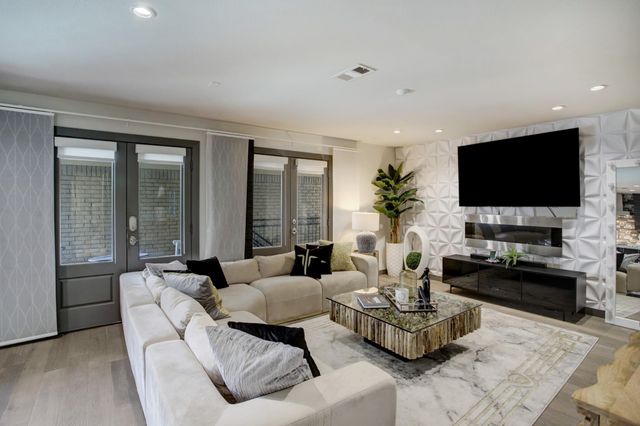 1410 Hyde Park Boulevard 212, Houston, TX 77006