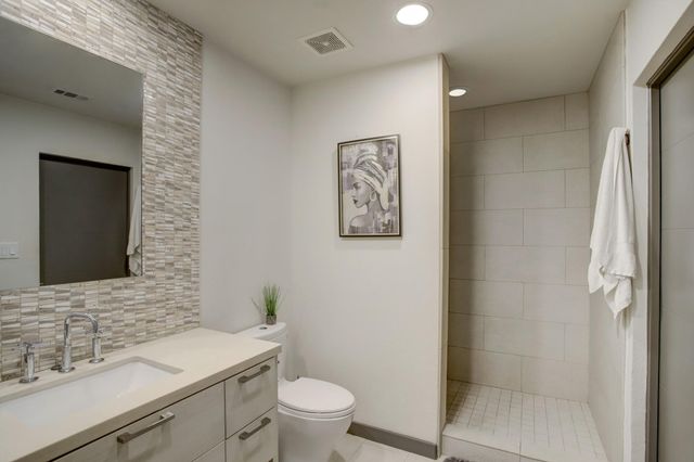 1410 Hyde Park Boulevard 212, Houston, TX 77006