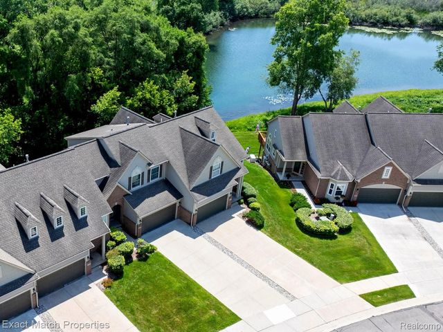 971 Sloane Court 4, White Lake Charter Township, MI 48386