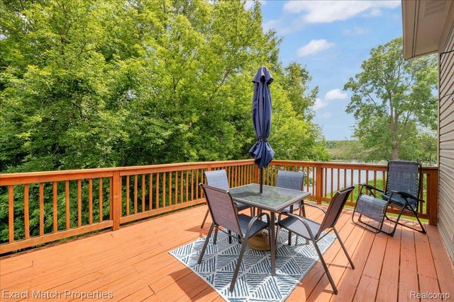 971 Sloane Court 4, White Lake Charter Township, MI 48386