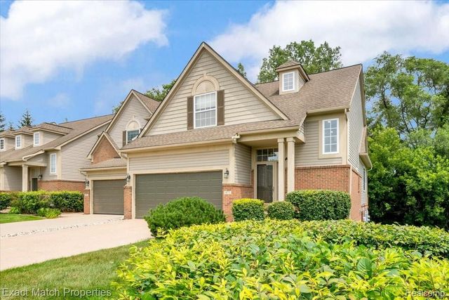 971 Sloane Court 4, White Lake Charter Township, MI 48386
