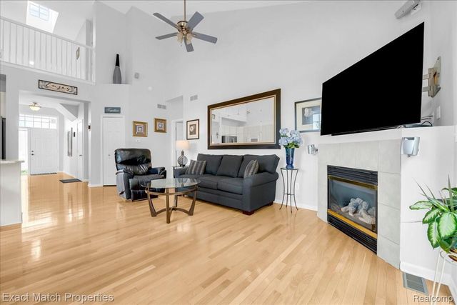 971 Sloane Court 4, White Lake Charter Township, MI 48386