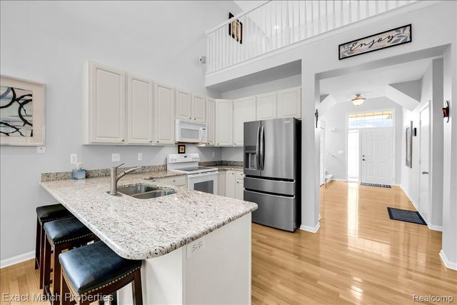 971 Sloane Court 4, White Lake Charter Township, MI 48386