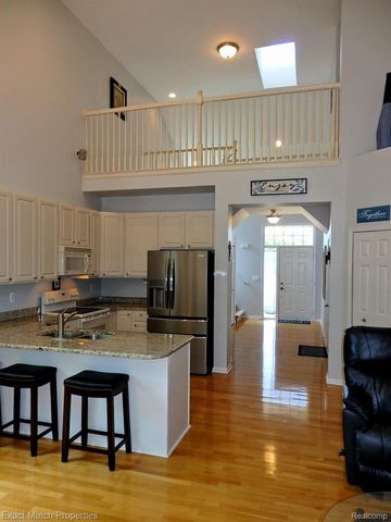 971 Sloane Court 4, White Lake Charter Township, MI 48386