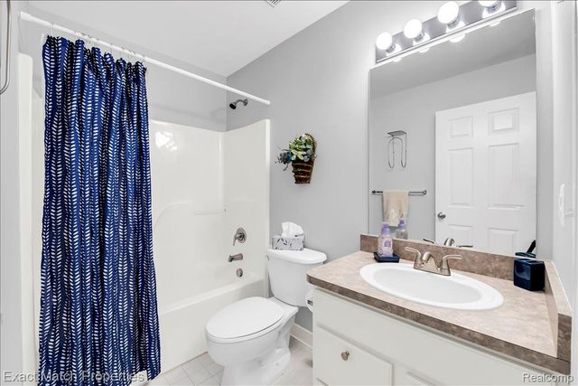 971 Sloane Court 4, White Lake Charter Township, MI 48386