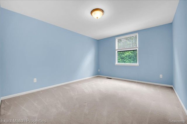 971 Sloane Court 4, White Lake Charter Township, MI 48386