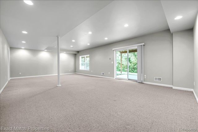 971 Sloane Court 4, White Lake Charter Township, MI 48386