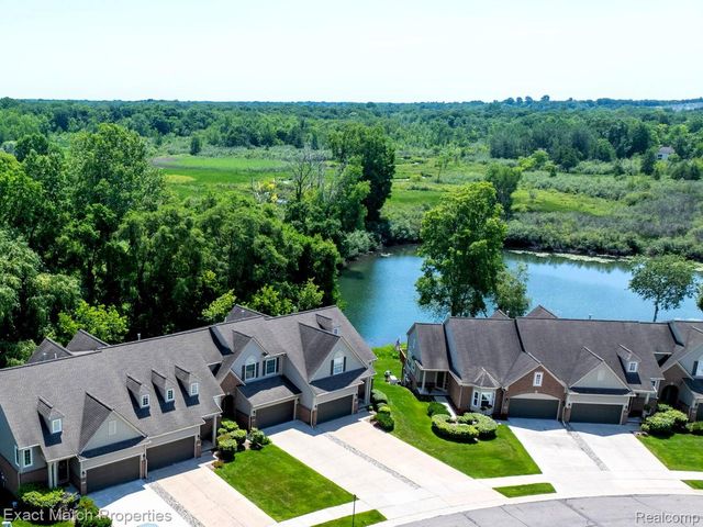 971 Sloane Court 4, White Lake Charter Township, MI 48386