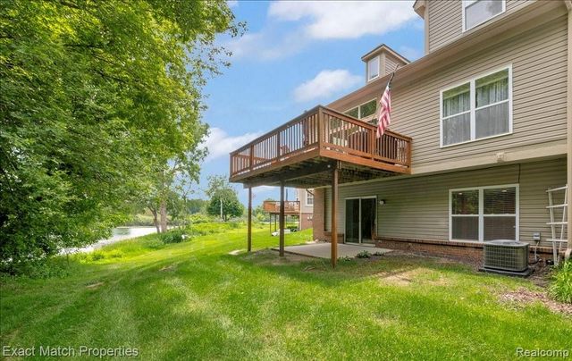 971 Sloane Court 4, White Lake Charter Township, MI 48386