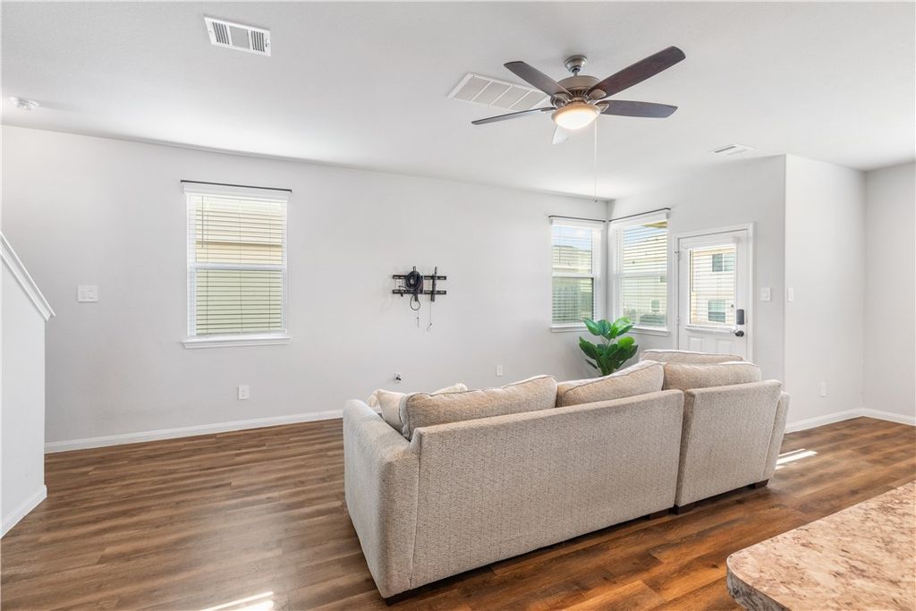 1425 Desire Lane, Bryan, TX 77803 — photo 3