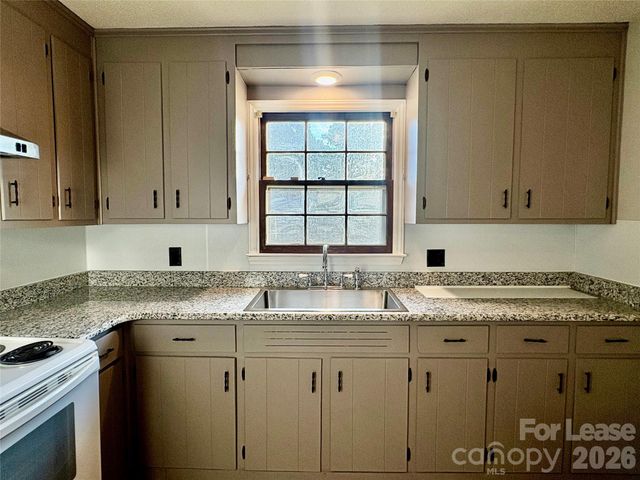 2800 Matoka Trail, Matthews, NC 28104