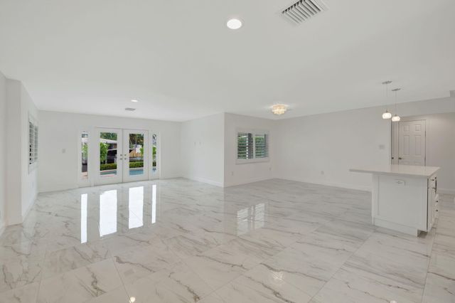 2612 NE 5 Street, Pompano Beach, FL 33062