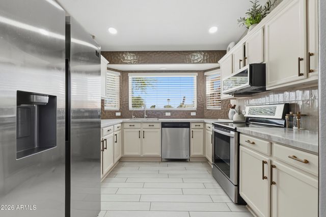 8562 N 108TH Drive, Peoria, AZ 85345