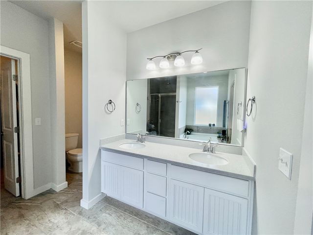 145 Highwood Dr, Rockport, TX 78382