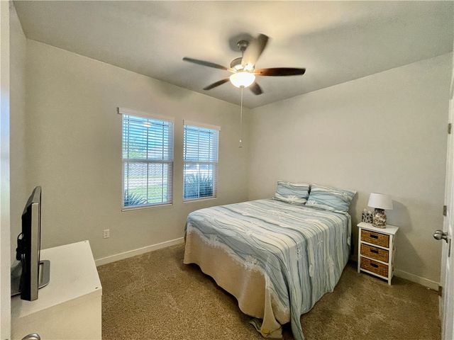 145 Highwood Dr, Rockport, TX 78382