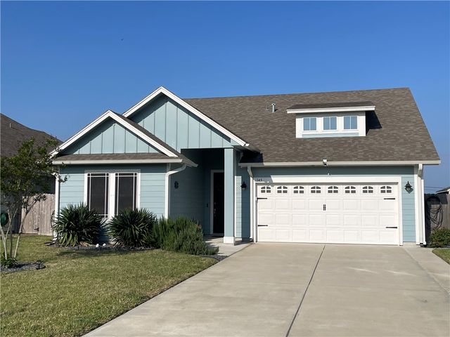 145 Highwood Dr, Rockport, TX 78382