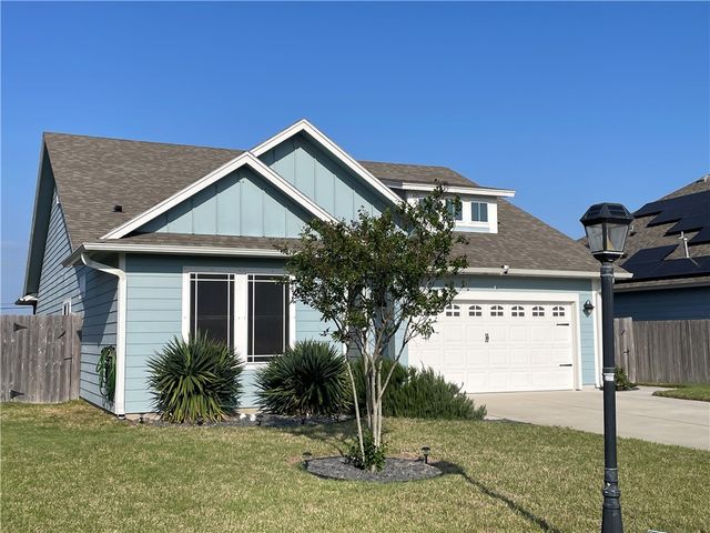 145 Highwood Dr, Rockport, TX 78382