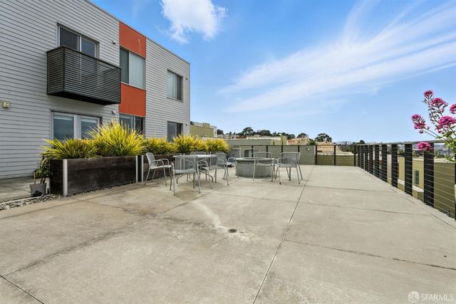 50 Jerrold Avenue 215, San Francisco, CA 94124