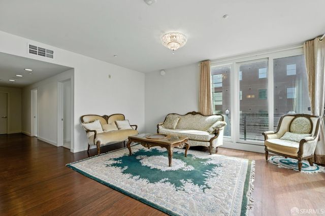 50 Jerrold Avenue 215, San Francisco, CA 94124