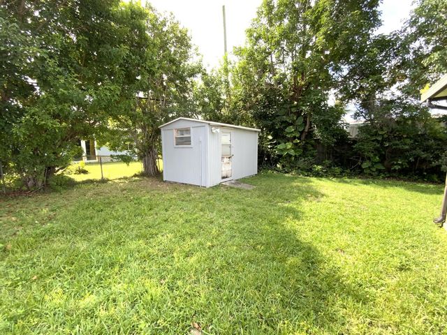 2894 SE 1st Place, Boynton Beach, FL 33435