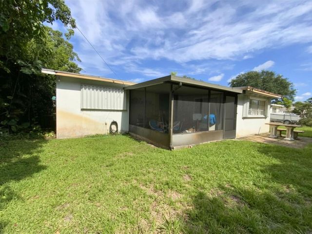 2894 SE 1st Place, Boynton Beach, FL 33435