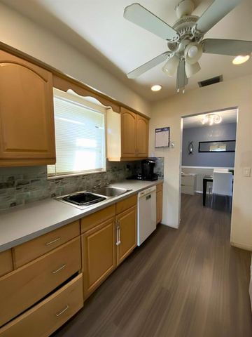 2894 SE 1st Place, Boynton Beach, FL 33435
