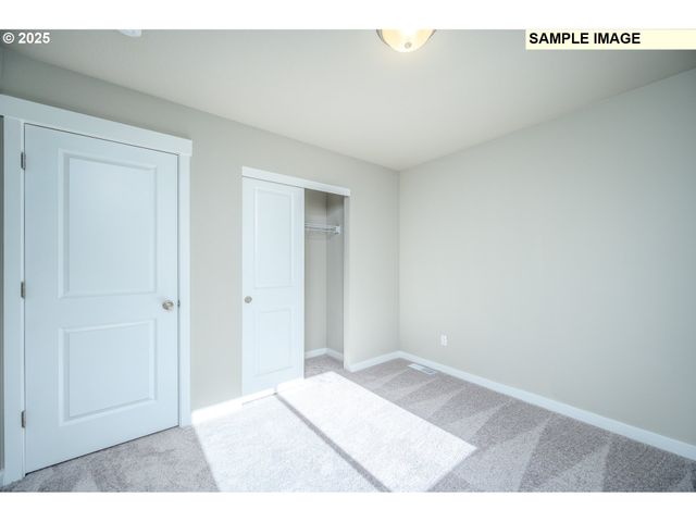 956 Ne SAGEBRUSH Dr, Estacada, OR 97023