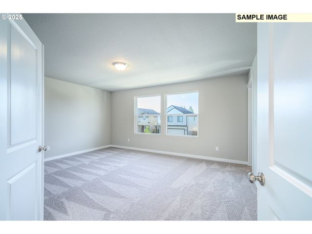 956 Ne SAGEBRUSH Dr, Estacada, OR 97023