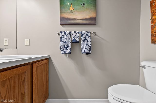 858 Sutton Place, Akron, OH 44313